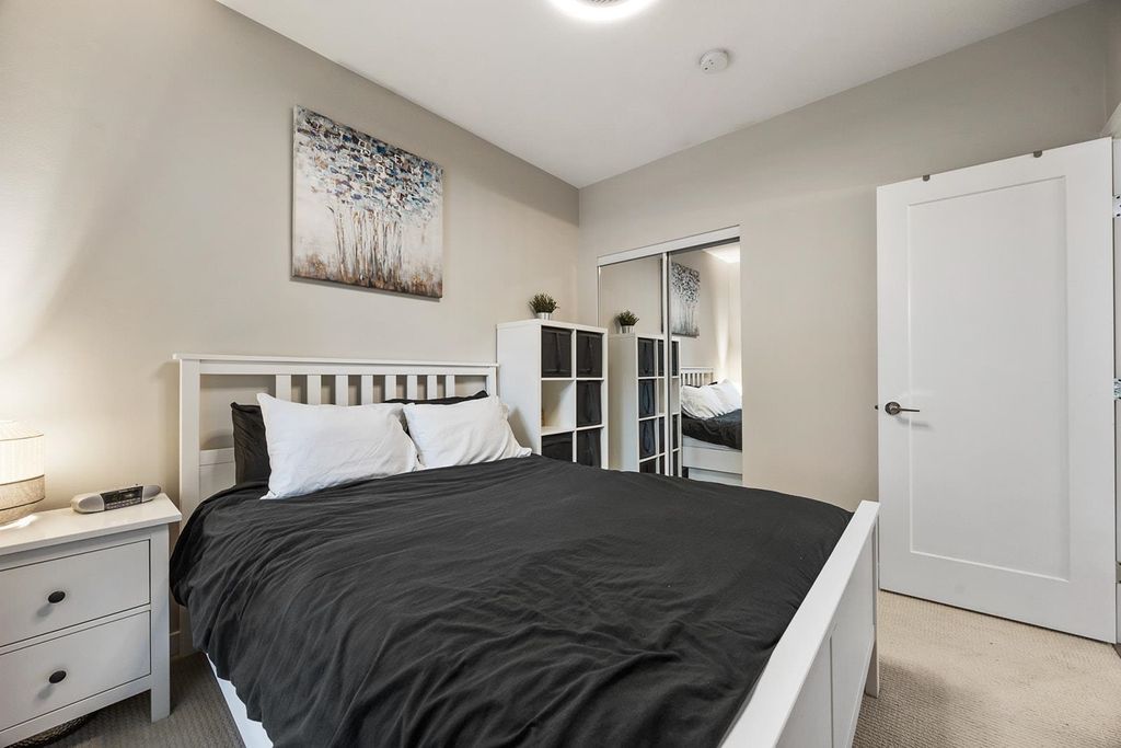 listing image 1100752323582515722