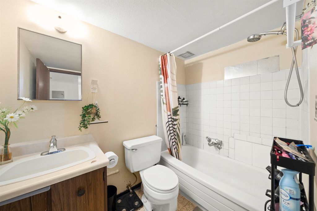 listing image 1109469999387369581