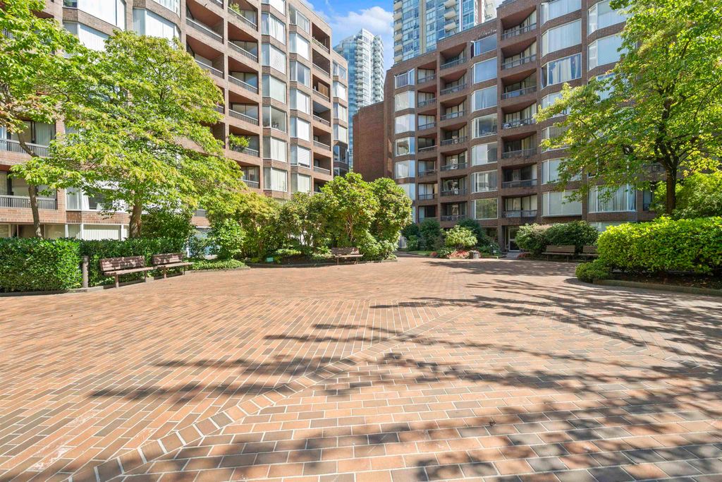 listing image 1108754688258774236