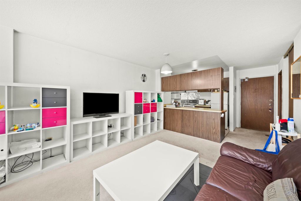 listing image 1104777595702101090