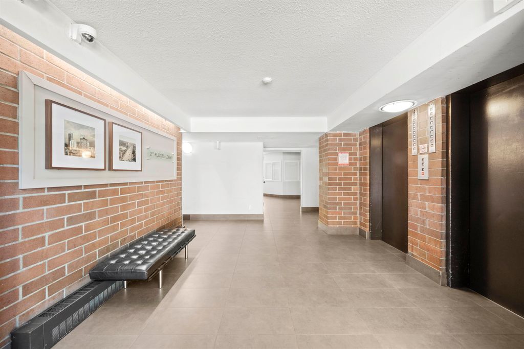 listing image 1102533852735049771