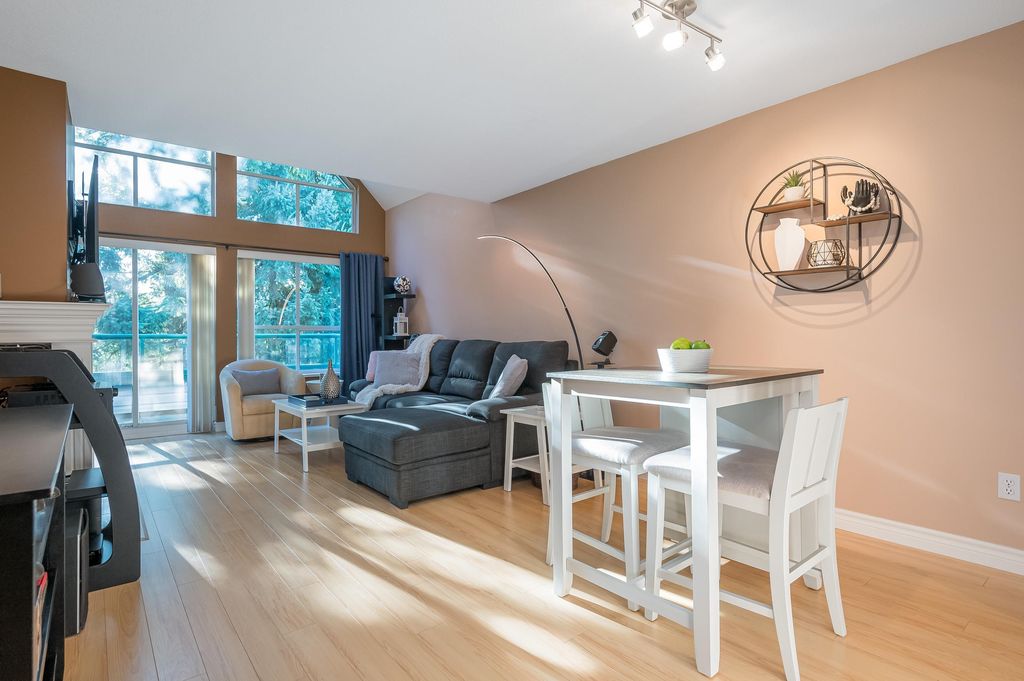 Photo of 33280 E Bourquin Crescent #407, Abbotsford, BC V2S 7K2 (MLS # R3095747)