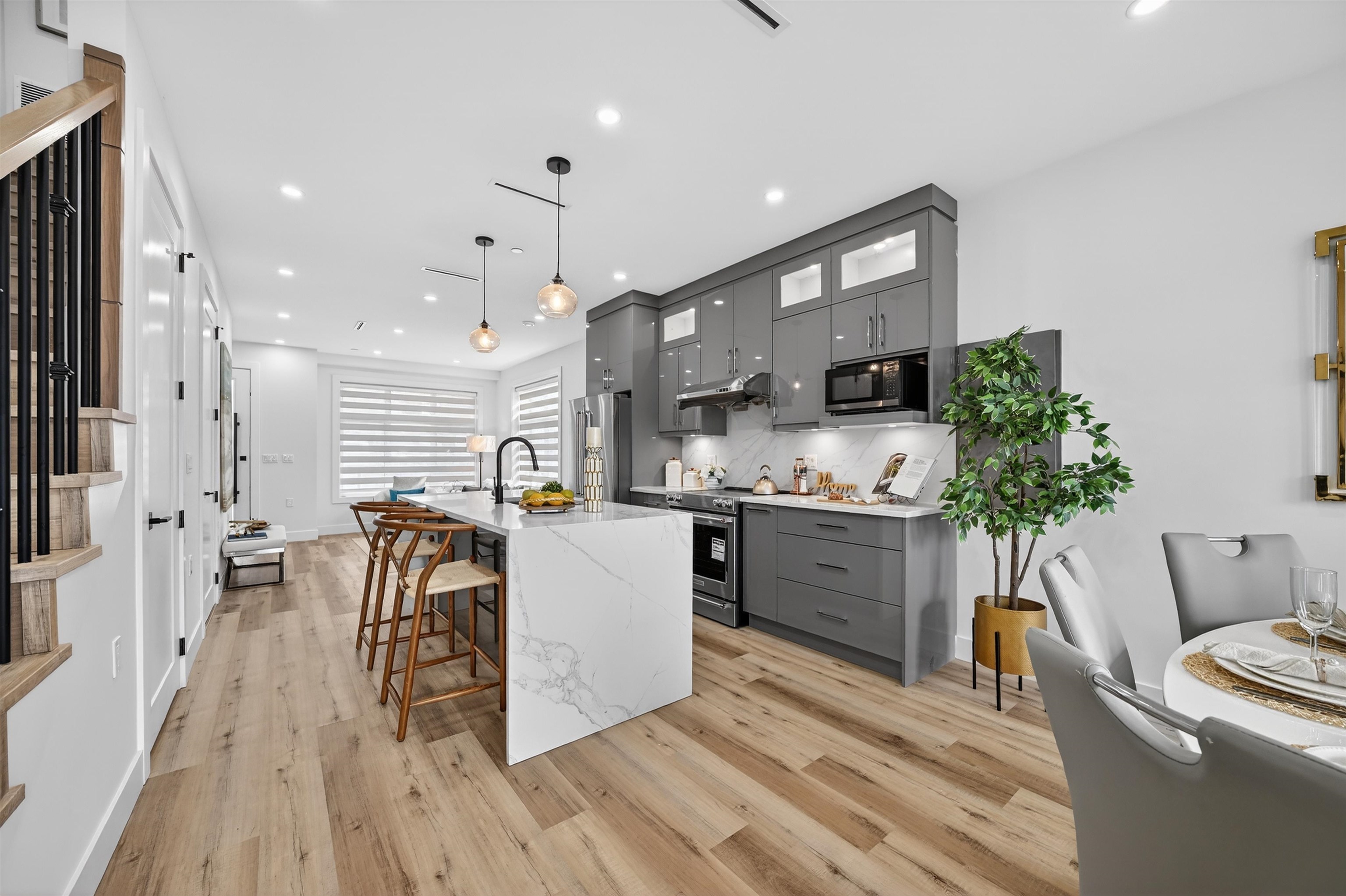 516 W 60th Avenue
