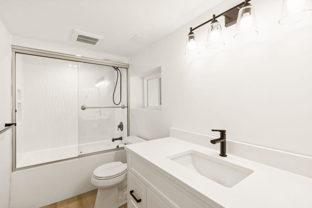listing image 1100699865315289072
