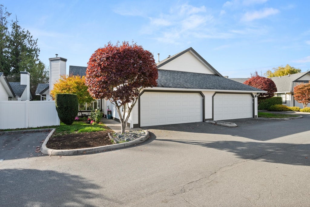 Photo of 19649 53 Avenue #5, Langley, BC V3A 8C5 (MLS # R3177283)