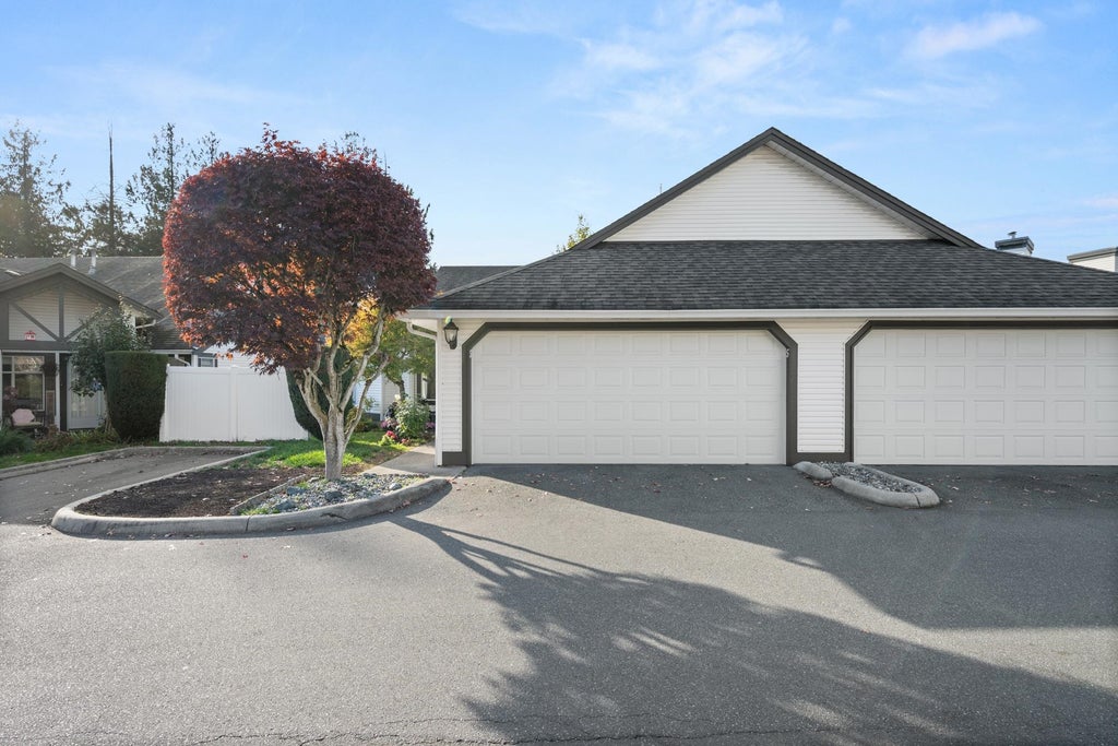 Photo of 19649 53 Avenue #5, Langley, BC V3A 8C5 (MLS # R3177283)