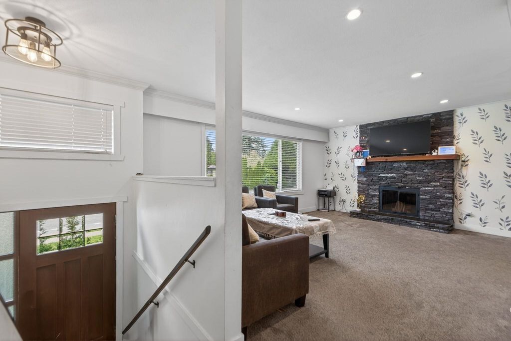 Photo of 2924 Old Clayburn Road, Abbotsford, BC V2S 4G7 (MLS # R3113427)