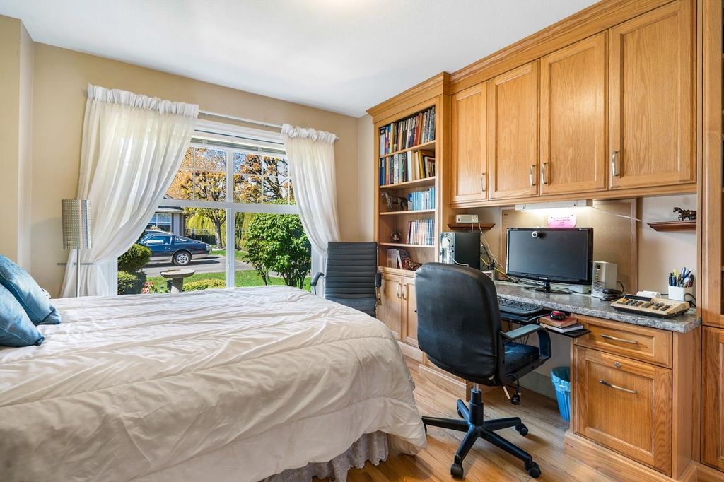 listing image 1104567174404044471