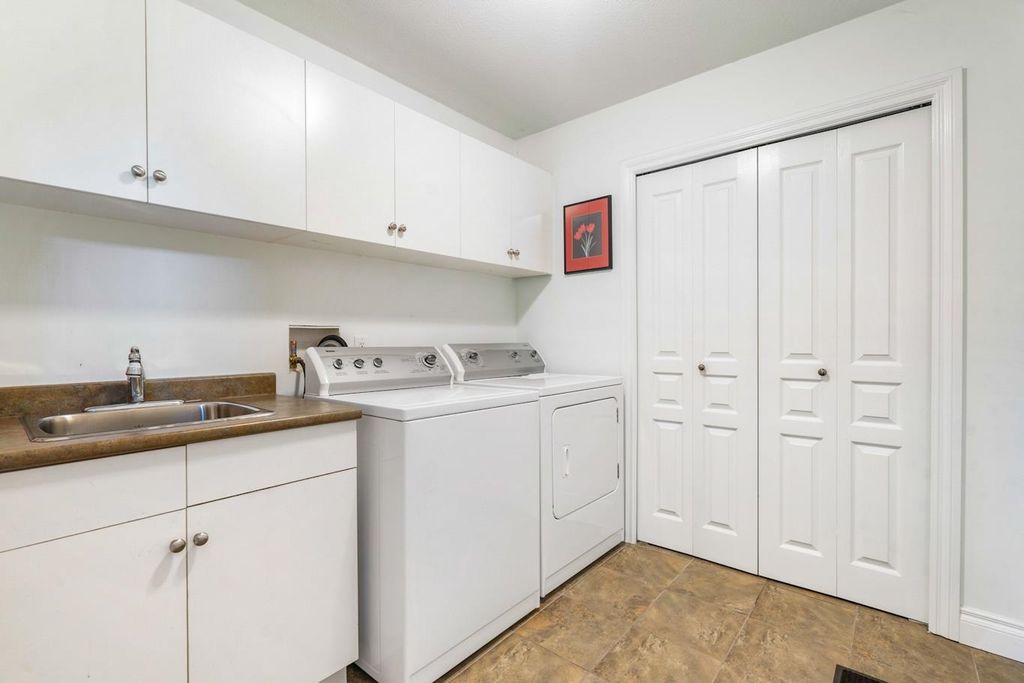 listing image 1101285722156749315