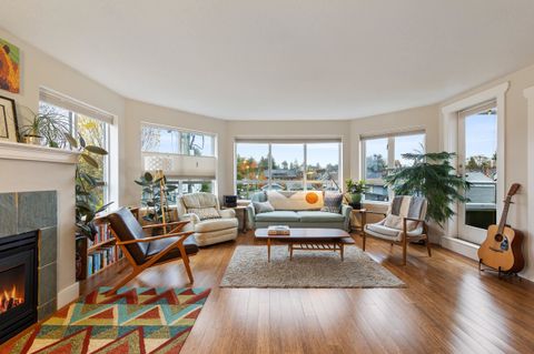 1707 Charles Street 317 Vancouver BC V5L 2T6