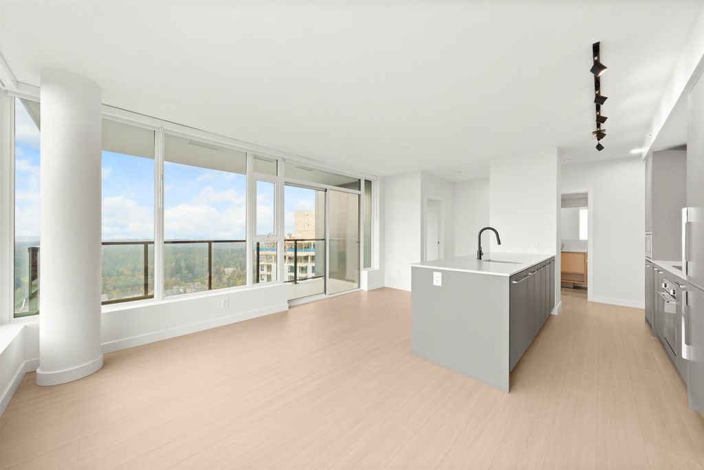 listing image 1109244519523481216
