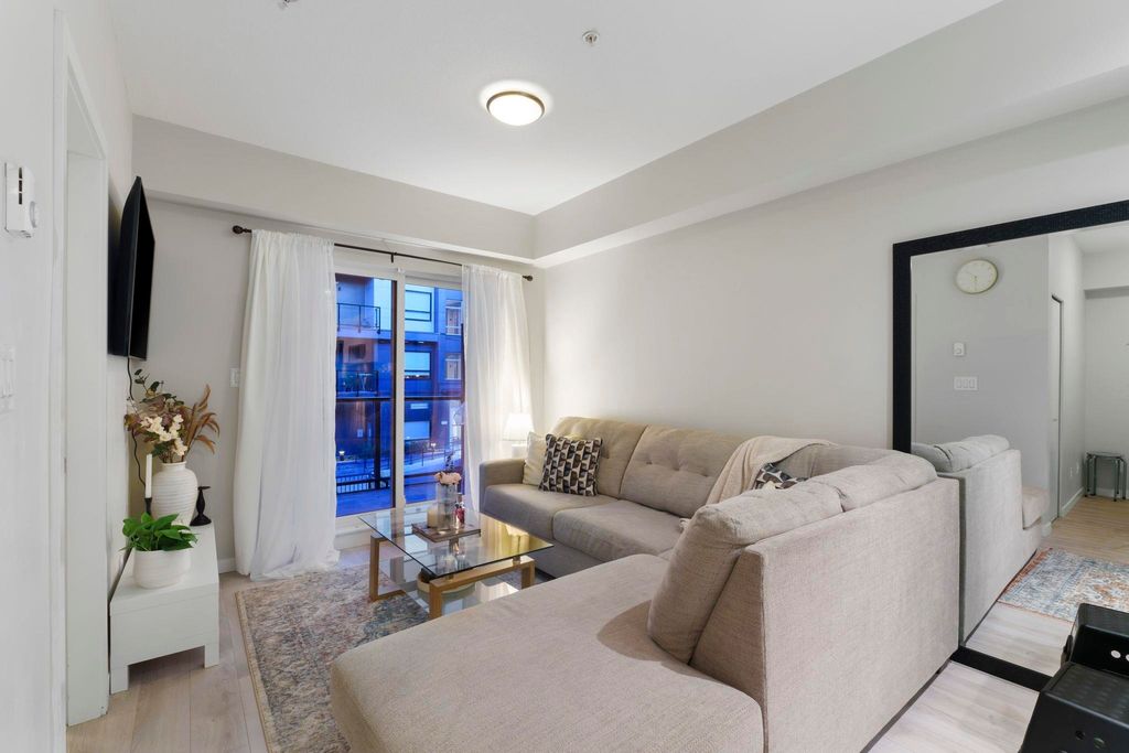 listing image 1104118727791361492