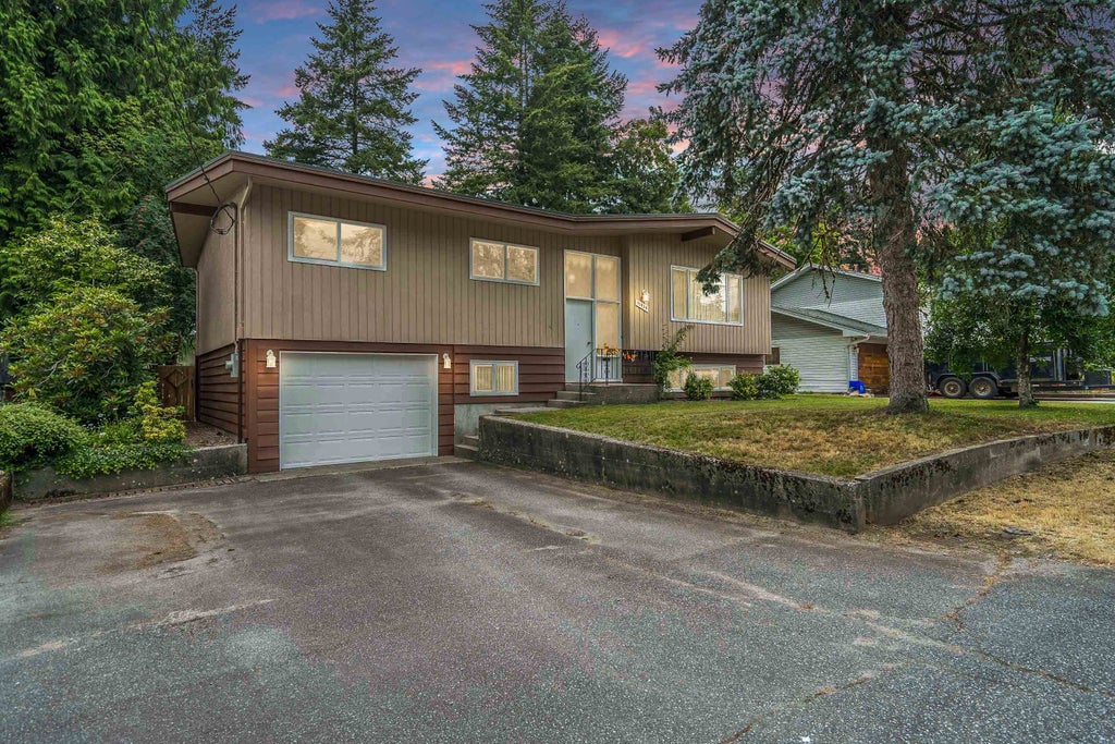 Photo of 11939 Hall Street, Maple Ridge, BC V2X 5L9 (MLS # R3141832)