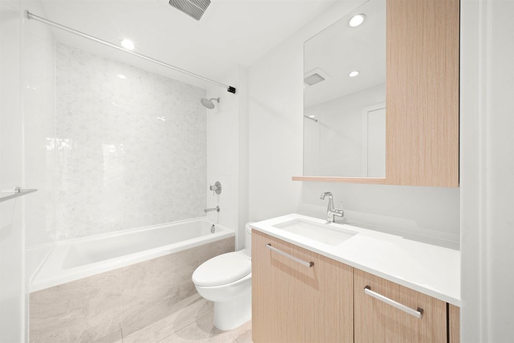 listing image 1103847082166594371