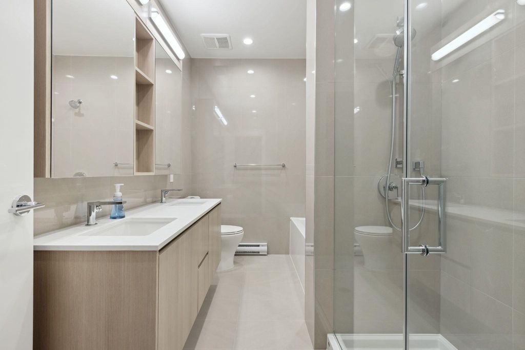 listing image 1109073413377596890