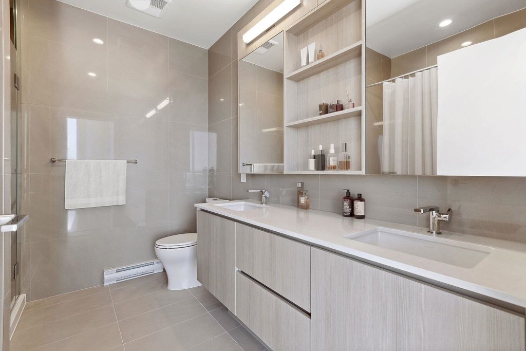listing image 1102490846281897309
