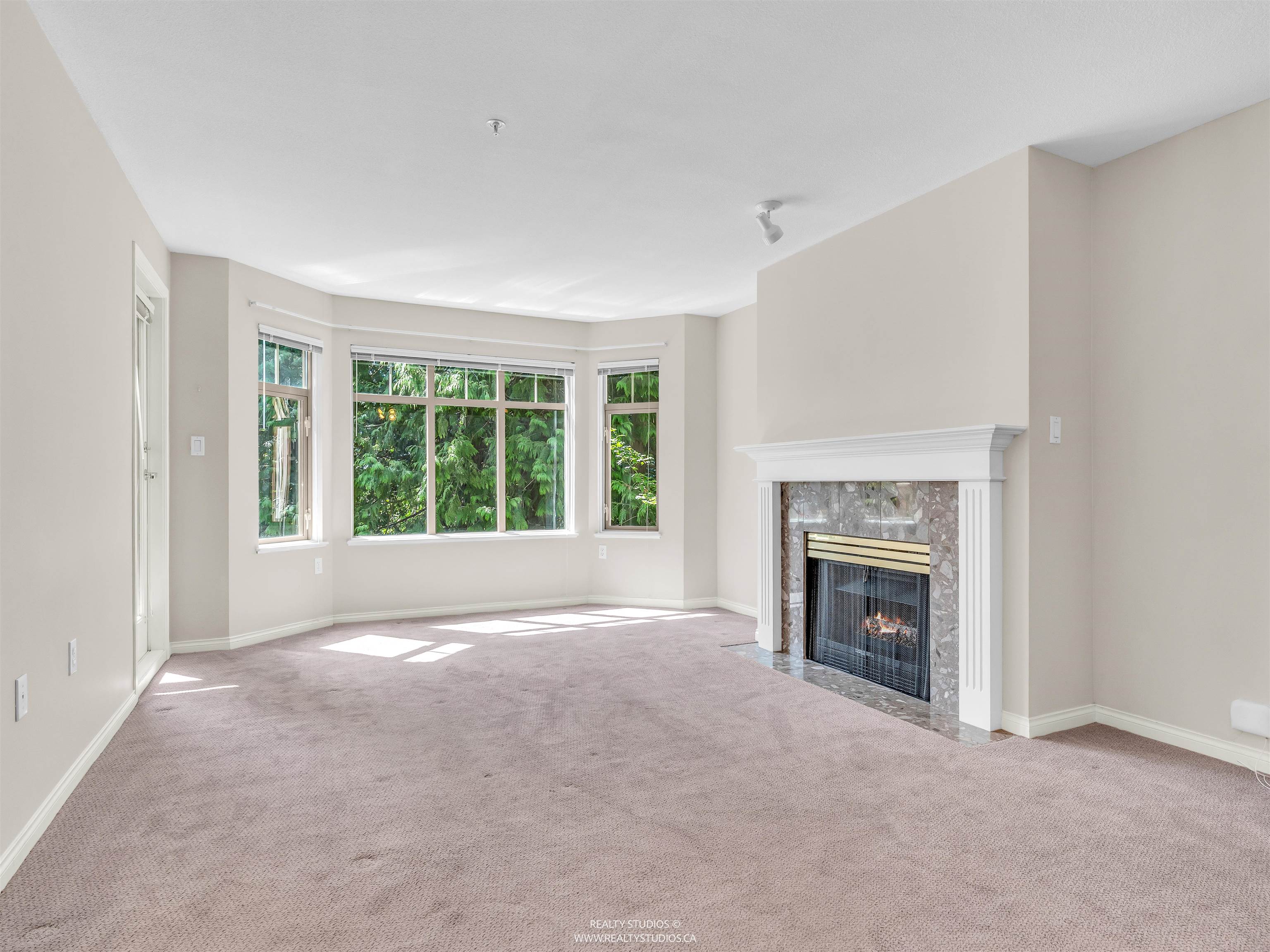 2059 Chesterfield Avenue 413