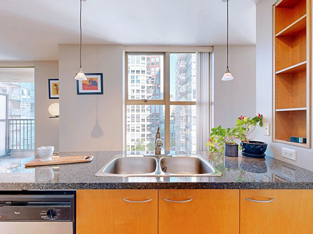 listing image 1108806347745130748