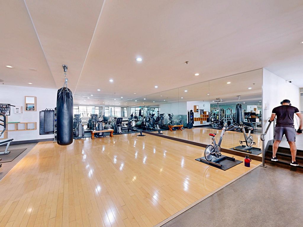 listing image 1101316291837697663