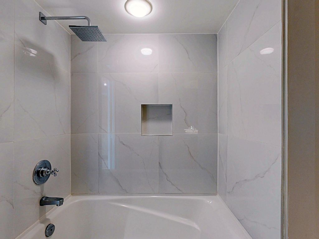 listing image 1105451733603055473