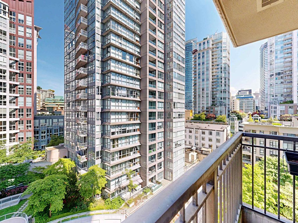 listing image 1106701806589982826