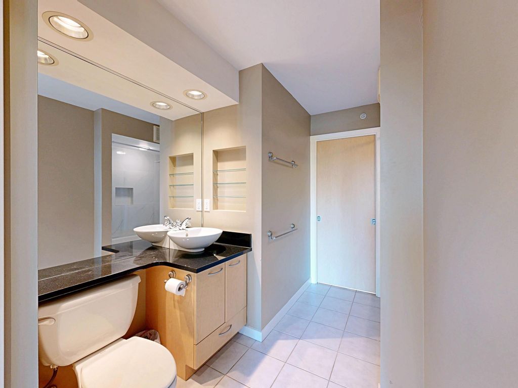 listing image 1101916911514181154