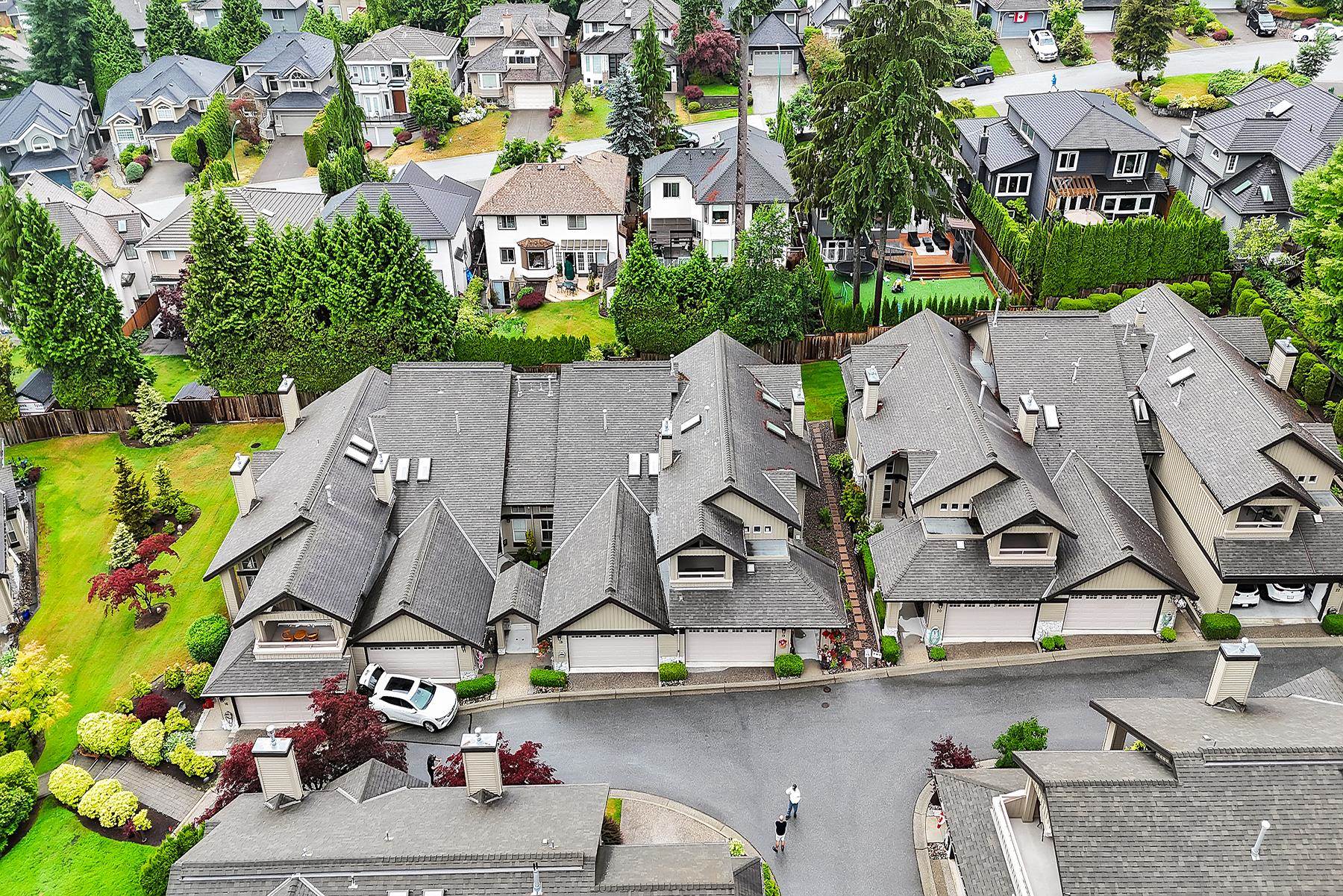 1550 Larkhall Crescent 18