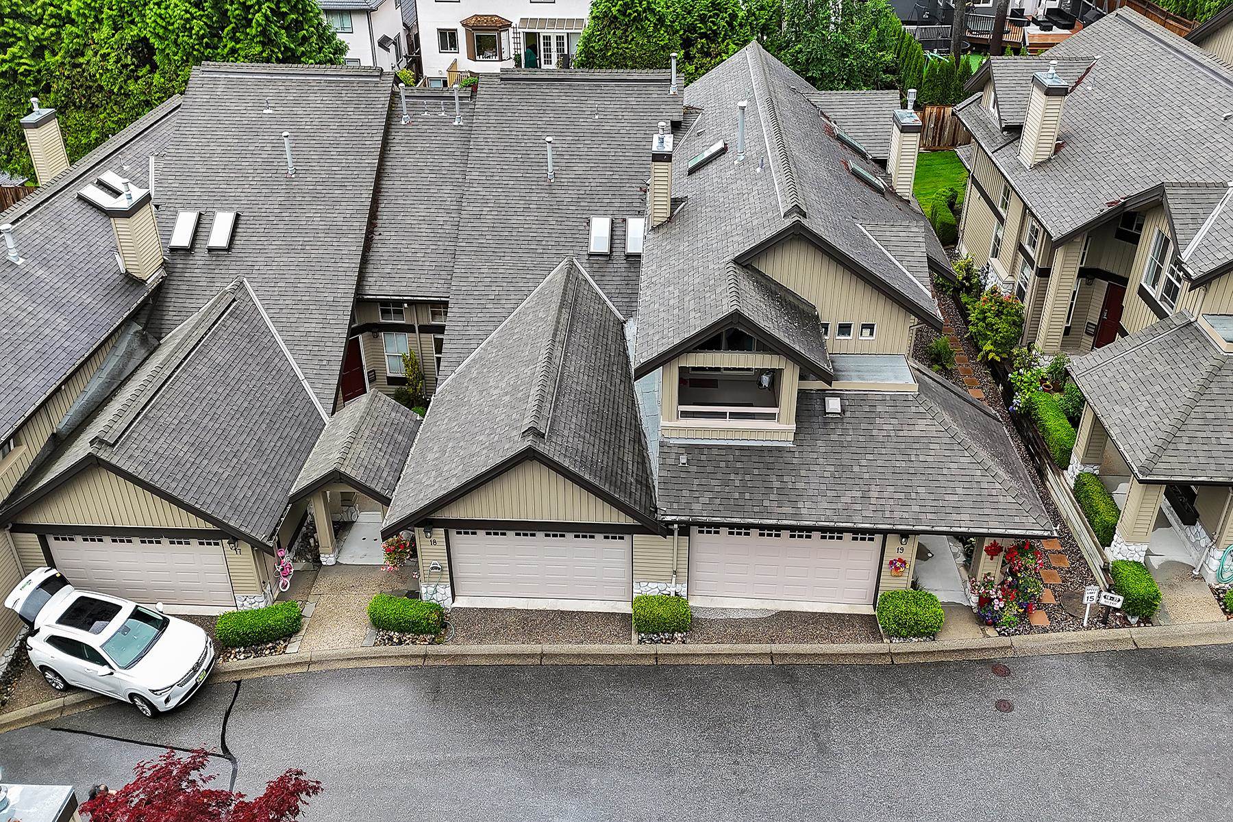 1550 Larkhall Crescent 18