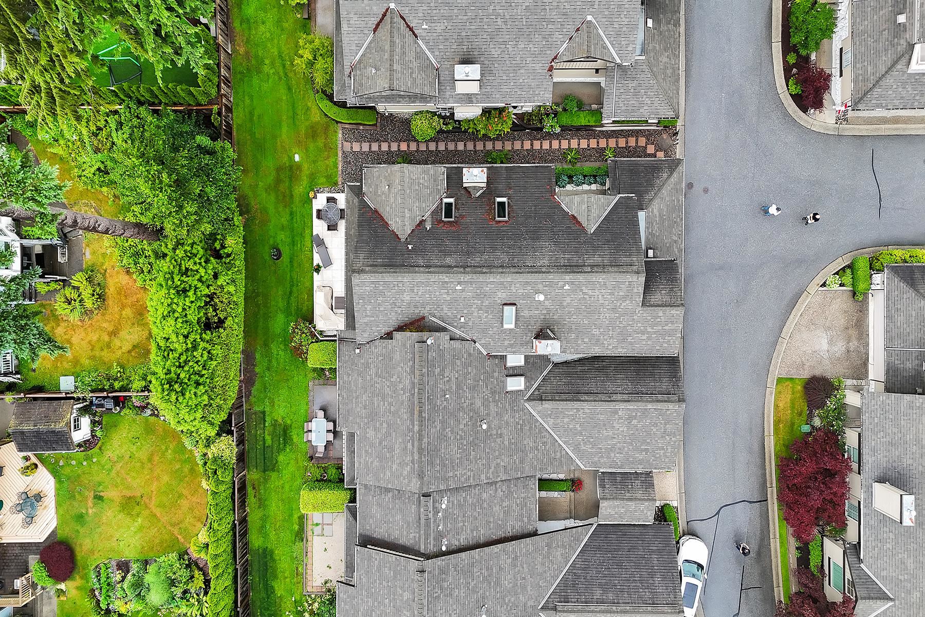 1550 Larkhall Crescent 18