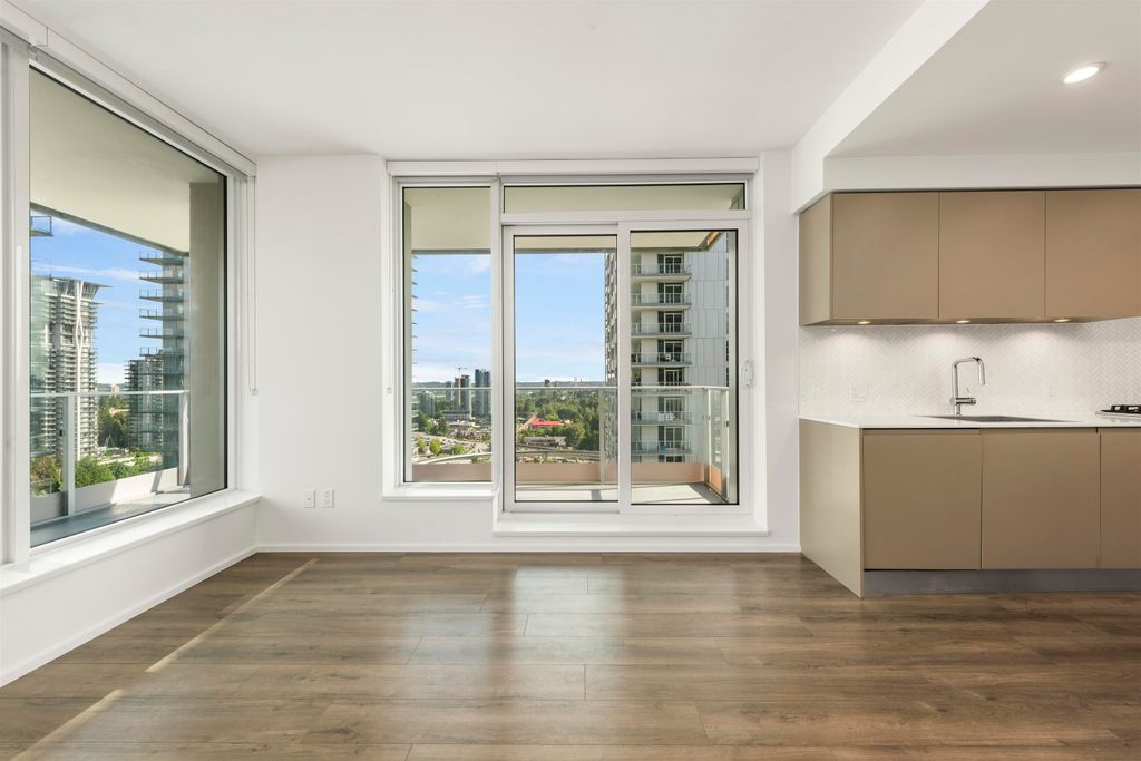 listing image 1105625803317268221