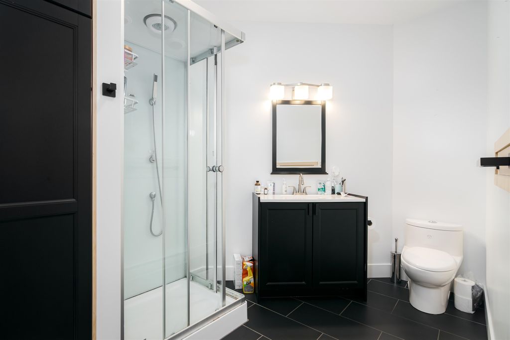 listing image 1103960677289493286