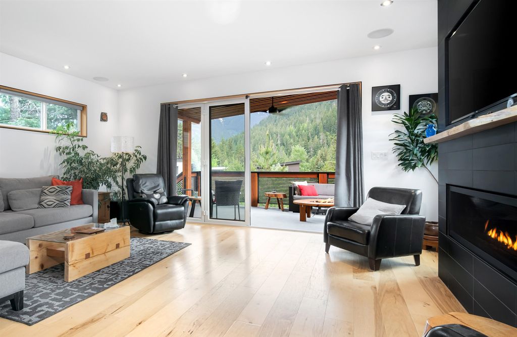 listing image 1106540501895472914