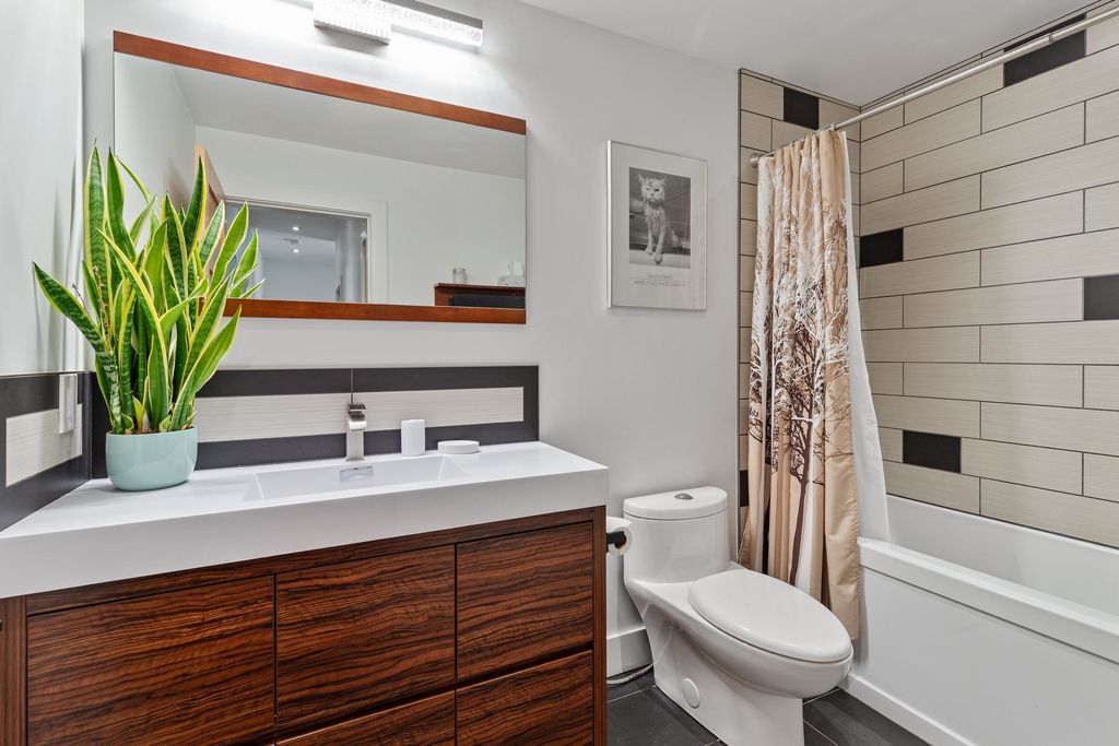 listing image 1109983827740353168