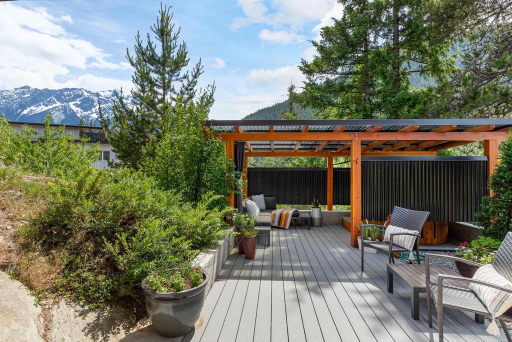 listing image 1104757307267071361