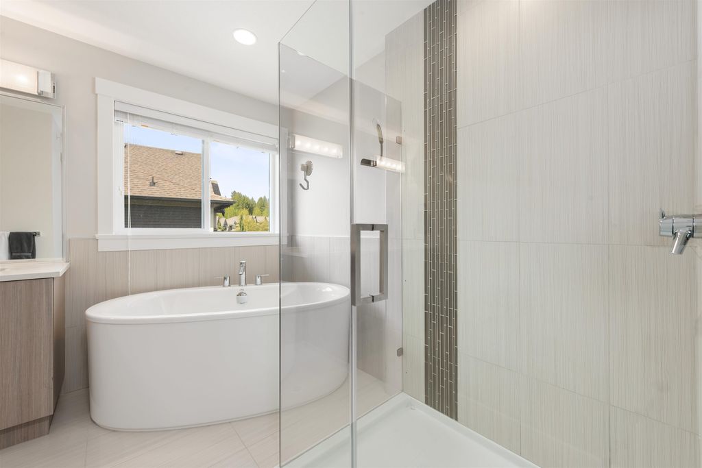 listing image 1100323246415558445