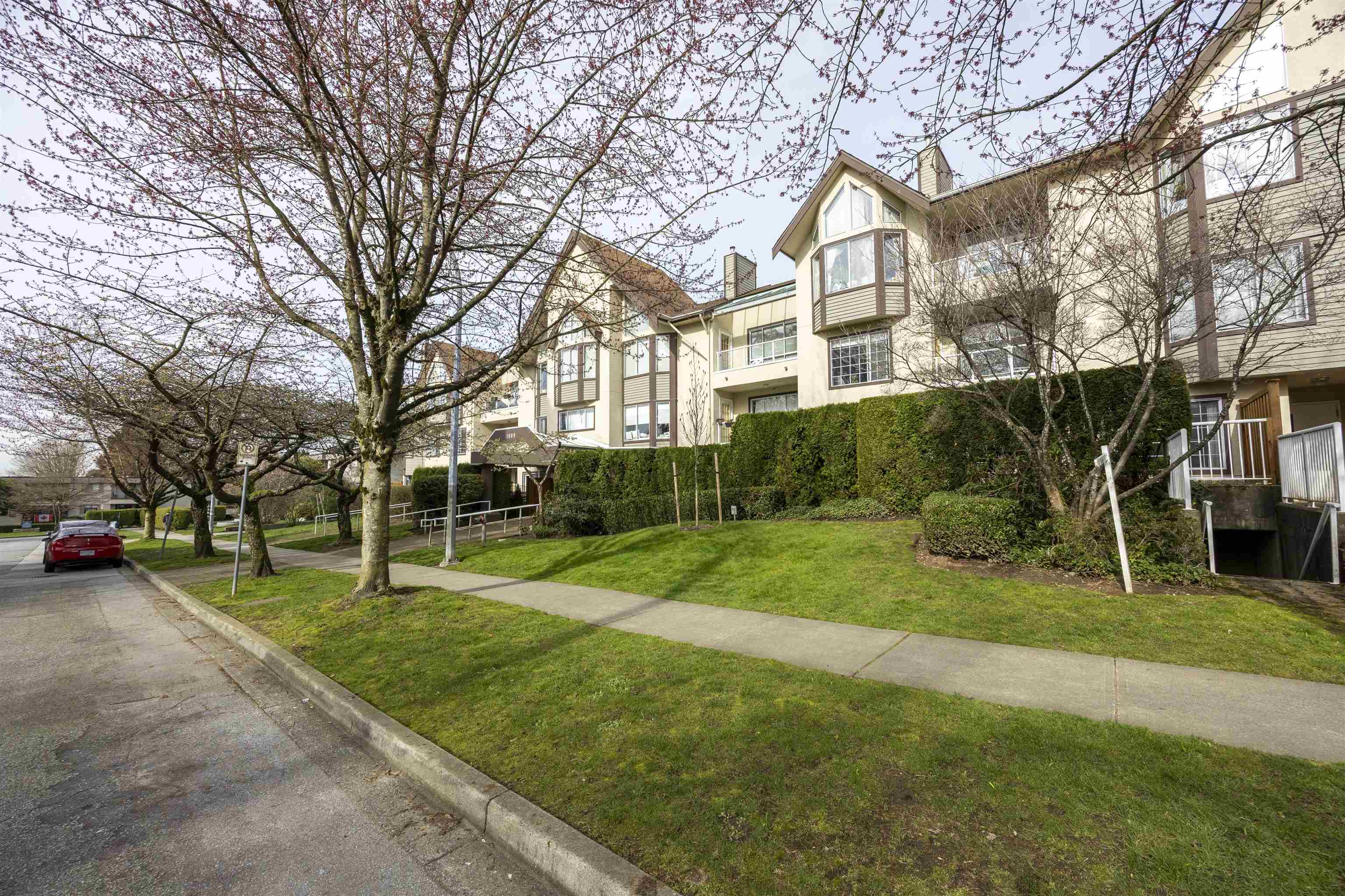 1009 Howay Street 304