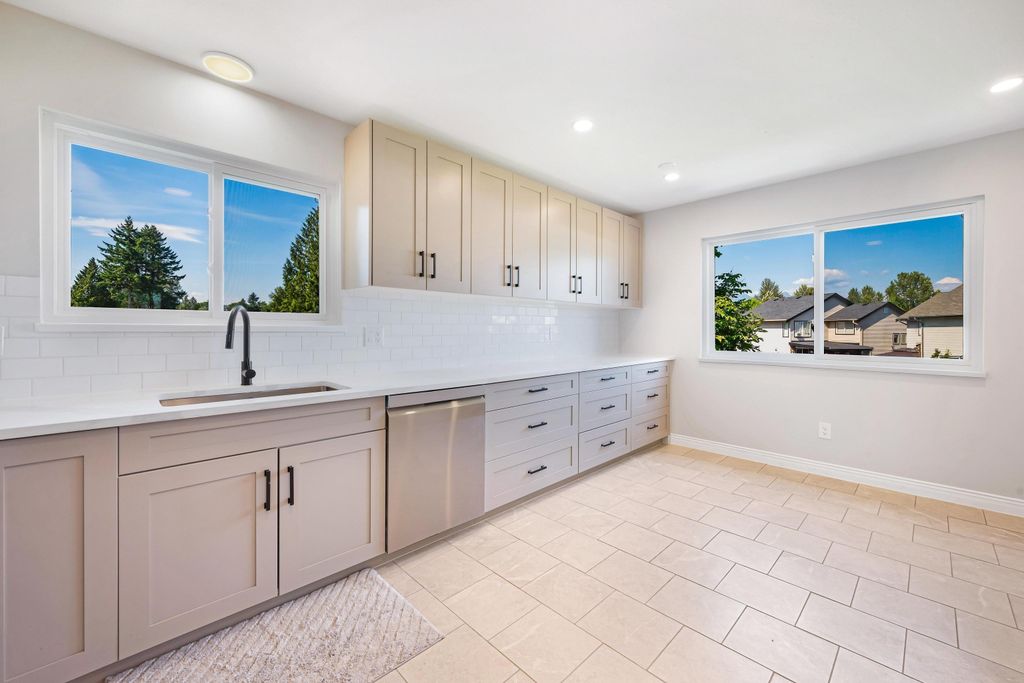 Photo of 11850 Greenhaven Court, Pitt Meadows, BC V3Y 1L6 (MLS # R3080184)