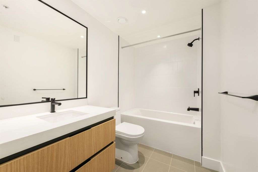 listing image 1101992690884309264