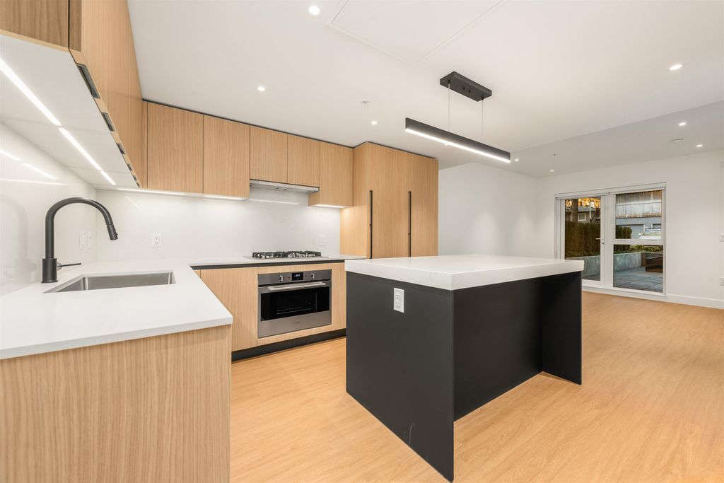 listing image 1104988612885762790