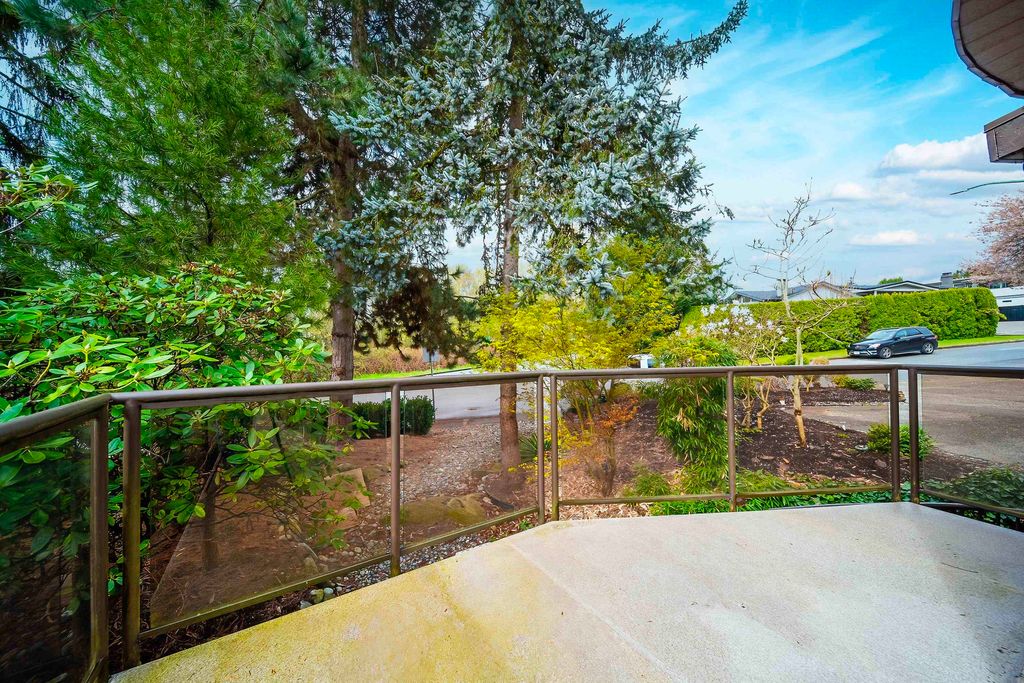 listing image 1103951380255163016