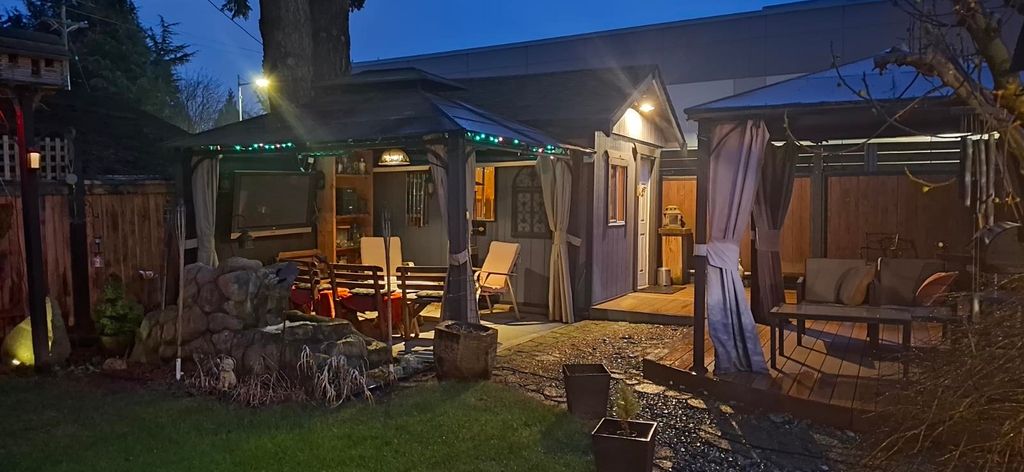 listing image 1100293256754415101