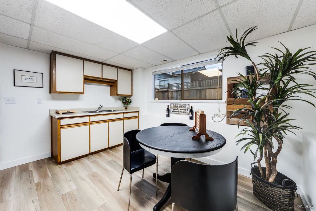 listing image 1104015299186446058