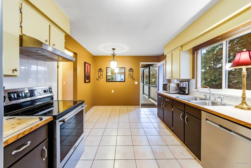 listing image 1103772828369180573