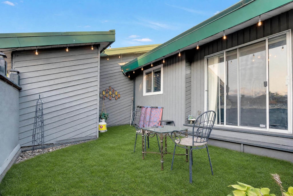 Photo of 46446 Angela Avenue, Chilliwack, BC V2P 7B3 (MLS # R3152688)