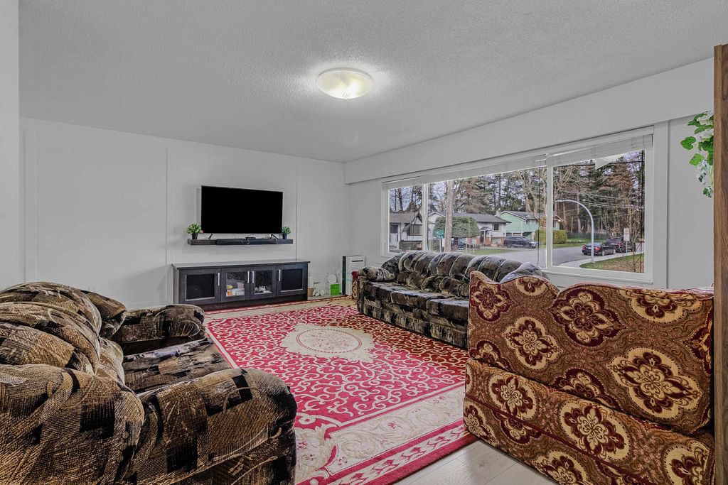 listing image 1107515740193745449