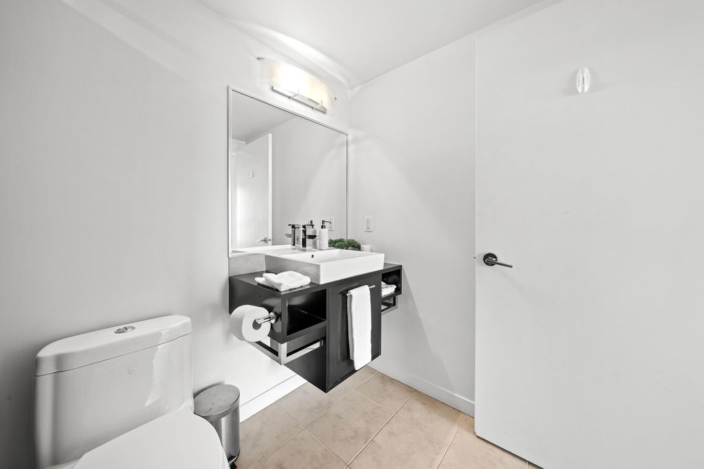 listing image 1109109478050427606