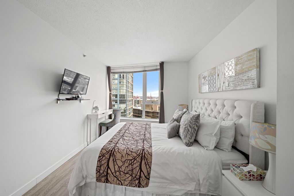 listing image 1103721826253563786