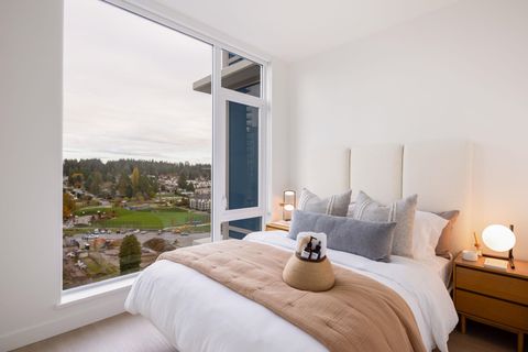 699 Whiting Way 1803 Coquitlam BC V3J 0N7