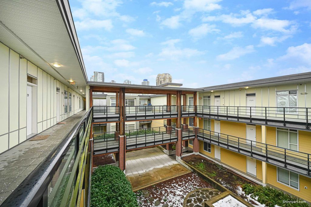 listing image 1104434121686568327
