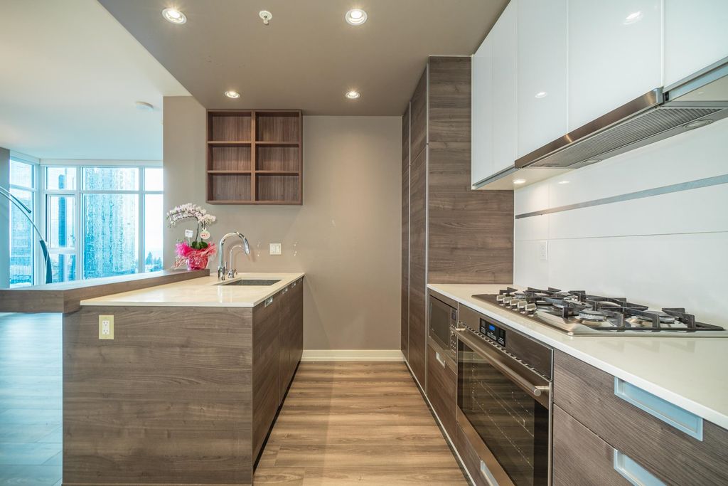 listing image 1101698525407120310